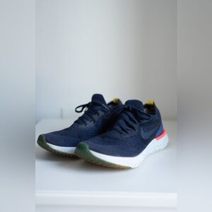 Nike Epic React Flyknit | Black Sapphire/Hyper Pink | Women’s Size 9